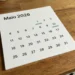 Calendário do mês de maio com datas representando o quinto dia útil para pagamento salarial em 2026