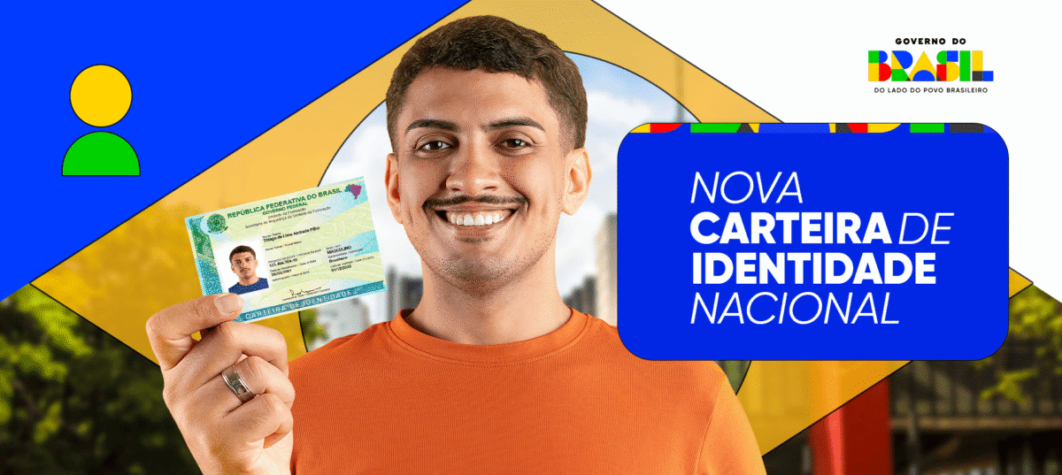 Jovem sorridente segurando exemplar da nova Carteira de Identidade Nacional ao lado de logotipo do Governo do Brasil