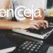 Candidato acessando o site do Encceja 2026 em um notebook, com foco no uso da Carteira Digital de Trânsito como documento de identificação.