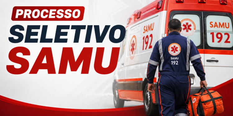 Profissional do SAMU de costas, uniformizado em azul, caminhando em direção à ambulância vermelha e branca