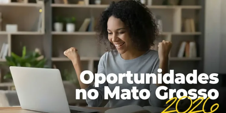 Mulher comemorando aprovação em processo seletivo da Prefeitura de Mato Grosso com vagas em educação e saúde.