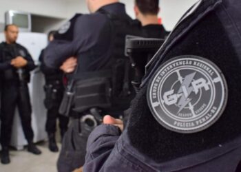 Agentes da Polícia Penal RS com patch do GIR/SEAPEN