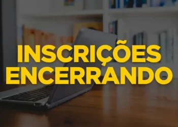 Banner informativo sobre inscrições para vagas de Motorista e Professor na Prefeitura de Quitandinha, Paraná, com a mensagem 'Inscrições encerrando' e data final em 27 de abril.