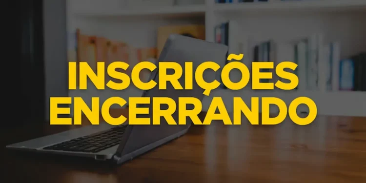 Banner informativo sobre inscrições para vagas de Motorista e Professor na Prefeitura de Quitandinha, Paraná, com a mensagem 'Inscrições encerrando' e data final em 27 de abril.