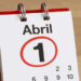 Calendário com o dia 1 de abril destacado, representando a Quinta-feira Santa.