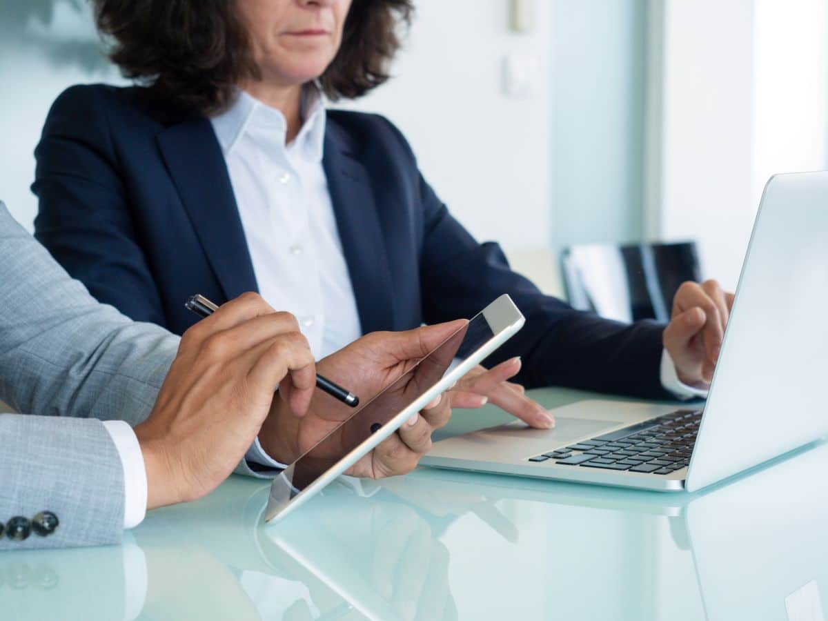 Mudanças nas regras de acesso digital da Receita Federal e a implementação da autenticação gov.br para serviços eletrônicos.