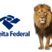 Logotipo azul da Receita Federal ao lado de leão adulto com juba dourada em fundo branco.