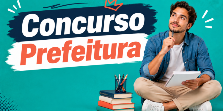Jovem sentado com caderno e caneta, expressão pensativa, ao lado de pilha de livros e porta-lápis colorido