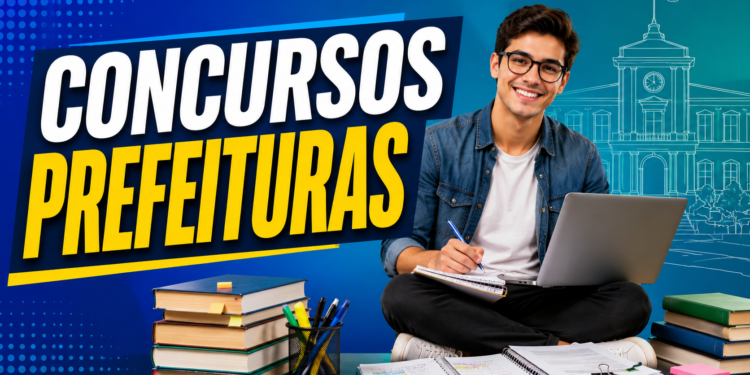 Jovem de óculos sentado estudando com notebook e livros ao redor para concursos de prefeituras