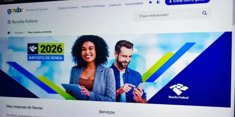 Tela de computador exibindo a página oficial da Receita Federal com o portal Meu Imposto de Renda 2026 para consulta da restituição