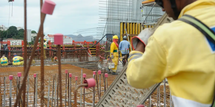 Garantia de salário integral para trabalhadores na nova escala