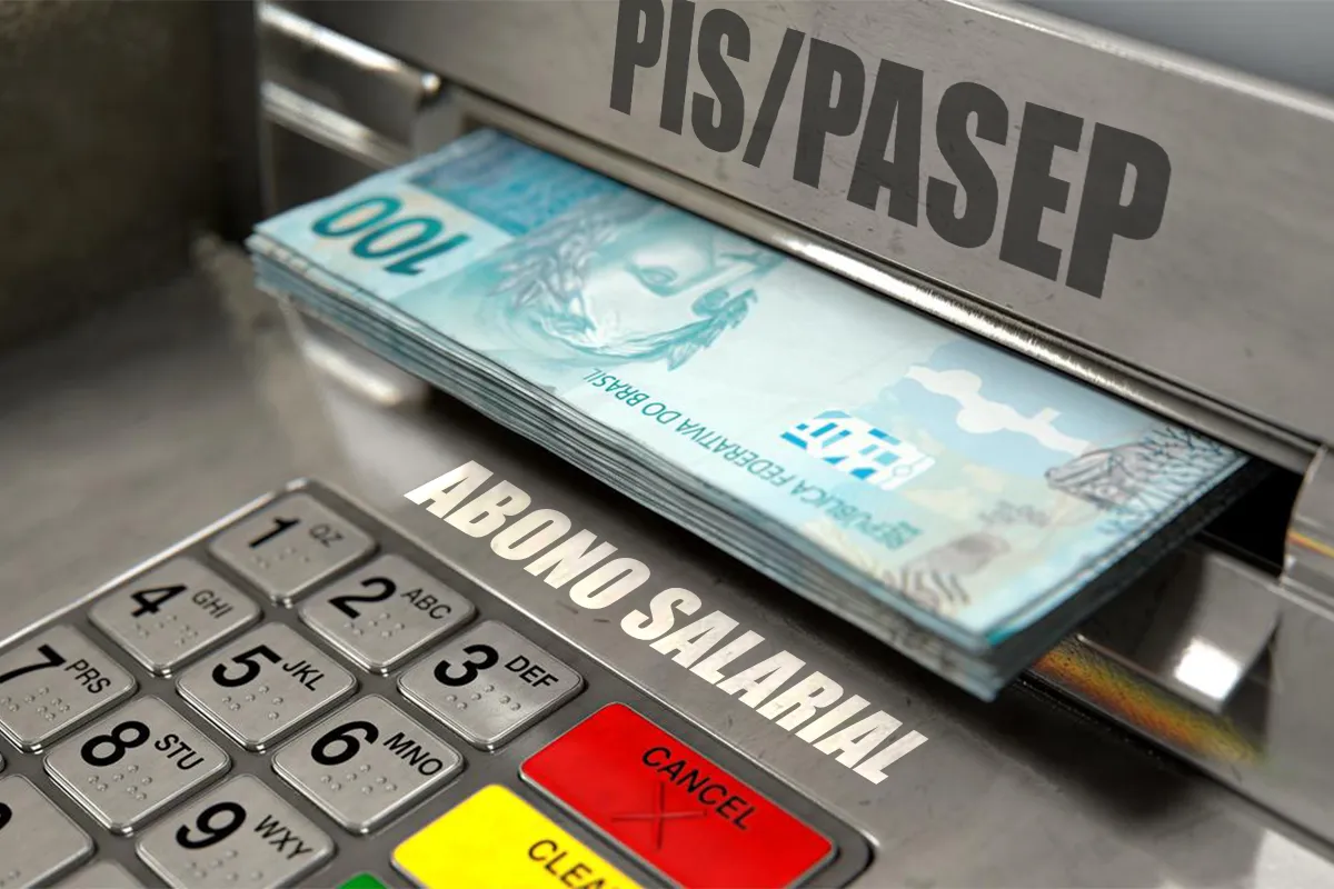 Cédulas de cem reais saindo de caixa eletrônico com inscrições PIS/PASEP e ABONO SALARIAL em destaque sobre teclado numérico