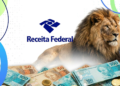 Marca da Receita Federal e figura de um leão sobre fundo claro, com cédulas e moedas de real ao redor.