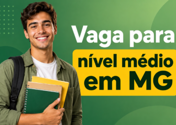 Jovem estudante com mochila segurando cadernos ao lado de texto "Vaga para nível médio em MG" sobre fundo verde.