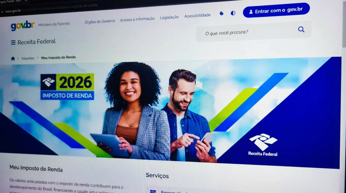 Tela de computador exibe a página do Imposto de Renda 2026 no site da Receita Federal.