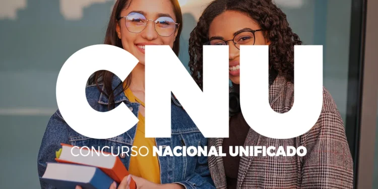Duas jovens estudantes sorrindo segurando livros com a sigla CNU em destaque e a expressão "Concurso Nacional Unificado" abaixo