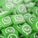 Usuário visualiza ícones do WhatsApp representando a nova função de nomes de usuário que substitui o número de telefone.