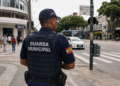 Guarda Municipal de Itajaí em atuação na rua.