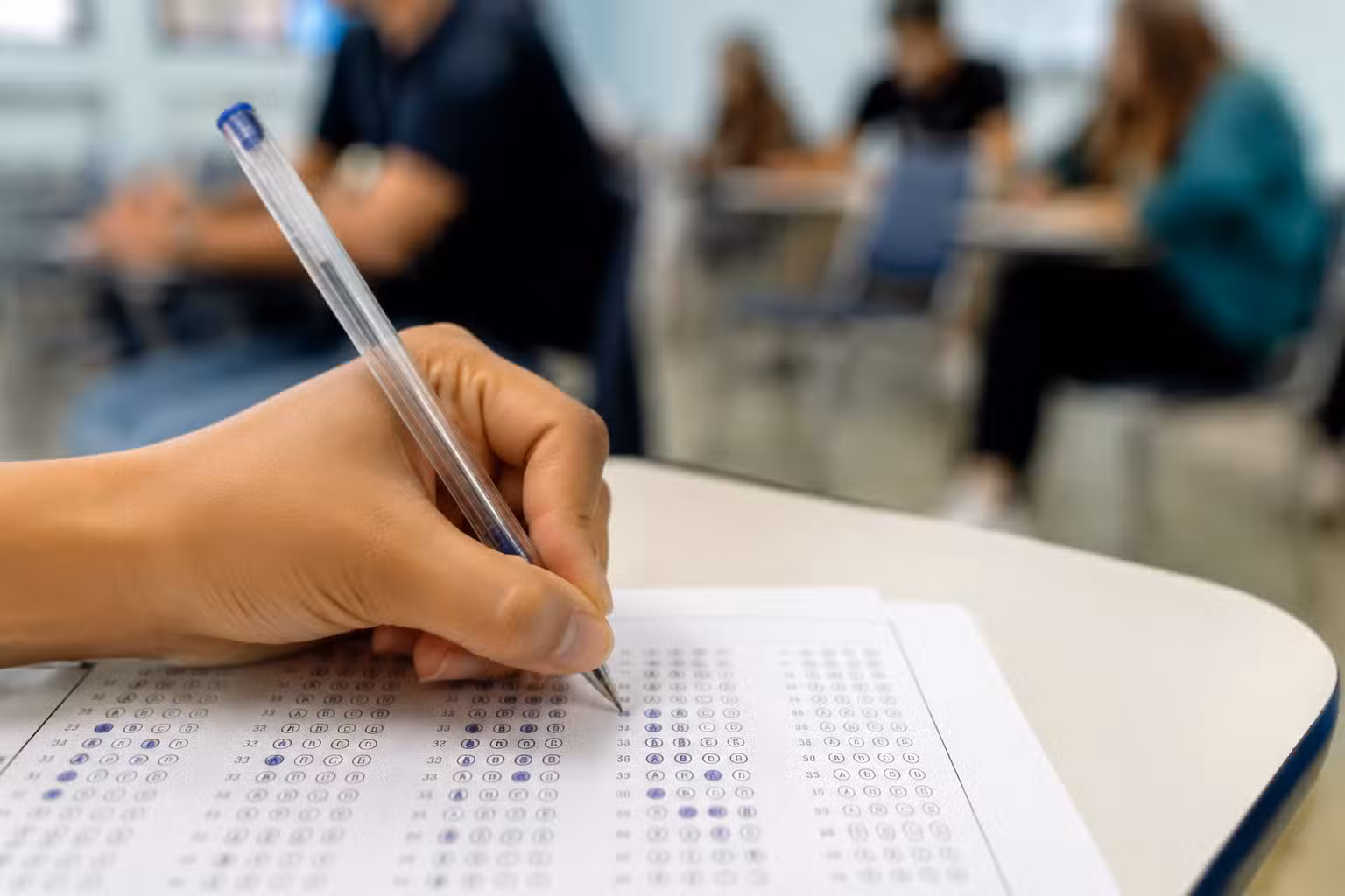 Concursos Câmaras de Mara Rosa (GO) e Ipaporanga (CE): inscrições encerram neste domingo com salários de até R$ 3 mil