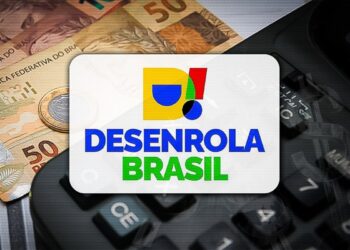 Logo do Desenrola Brasil sobre cédulas e calculadora representa o Desenrola Adimplentes para informais