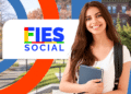Estudante sorridente com mochila e cadernos ao lado do logotipo do Fies Social