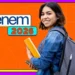 Estudante segurando materiais de estudo representando oportunidades de ingresso no ensino superior com a nota do Enem.