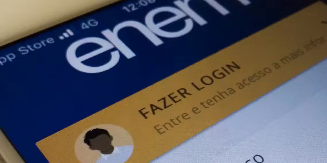 Estudante confere no calendário o prazo de inscrição do Enem 2026, que vale também para atendimento especializado e nome social