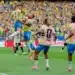 Jogadores da Seleção Brasileira celebram lance decisivo em partida contra o Japão na Copa do Mundo de 2026.
