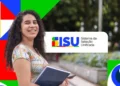 Estudante segurando caderno em imagem de divulgação do Sisu, com destaque para inscrições do Sisu+ 2026.
