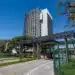 Vista externa do edifício do Tribunal de Justiça de Santa Catarina em área urbana de Florianópolis.