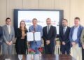 Autoridades assinam acordo do programa que reserva vagas de emprego para inscritos no CadÚnico
