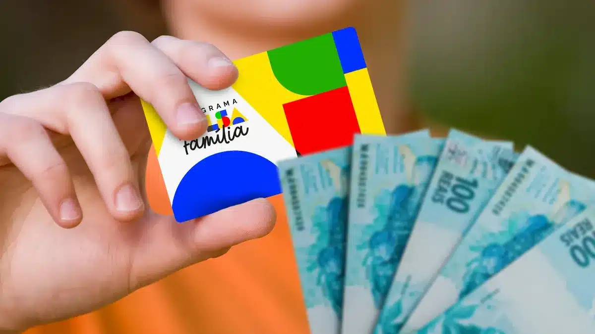 Cartão do Bolsa Família ao lado de cédulas de reais, representando o valor mínimo e os adicionais do programa
