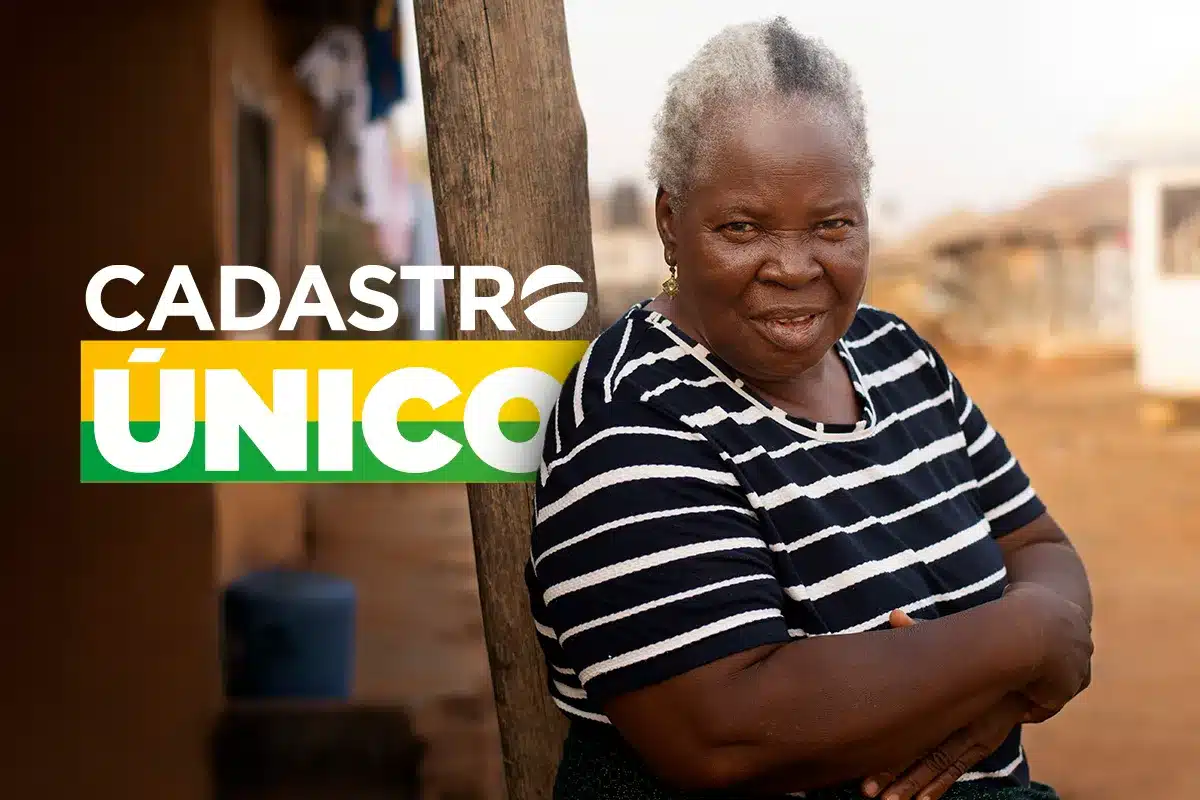 Cadastro Único. Mulher em ambiente simples com o texto “Cadastro Único”.