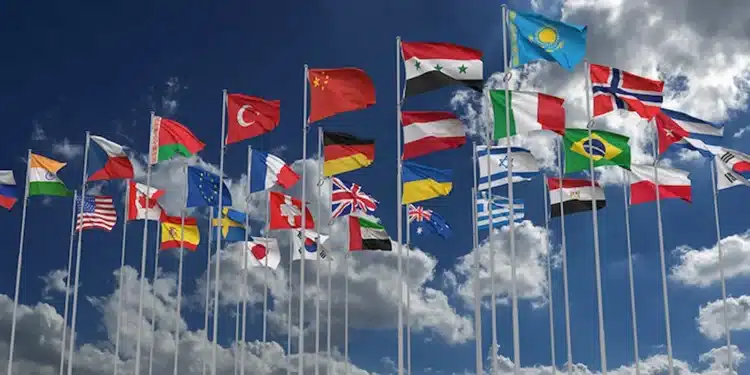 Bandeiras de diversos países representam os candidatos estrangeiros que podem participar do Celpe-Bras 2026.