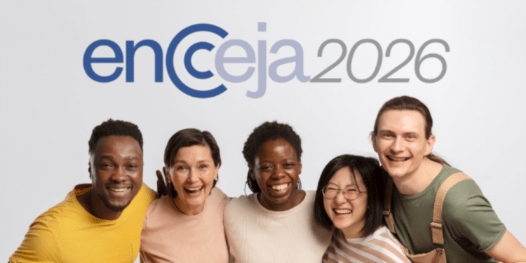 Cinco pessoas sorrindo, abraçadas sob o logo do Encceja 2026 em fundo claro.