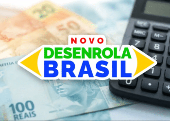 Logo “Novo Desenrola Brasil” sobre notas de reais e calculadora ao lado.
