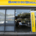Fachada de agência do Banco do Brasil relacionada à expectativa por um novo concurso.