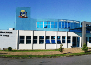 Fachada da Câmara Municipal de Mauá, em São Paulo, onde ocorre concurso público com inscrições abertas.