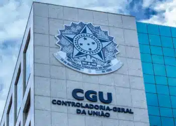 Fachada da Controladoria-Geral da União, órgão responsável pelo concurso CGU 2026 para auditor federal.