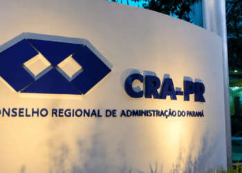 Fachada do Conselho Regional de Administração do Paraná, representando o concurso CRA-PR com inscrições prorrogadas até 3 de agosto de 2026.