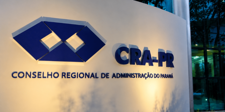 Fachada do Conselho Regional de Administração do Paraná, representando o concurso CRA-PR com inscrições prorrogadas até 3 de agosto de 2026.