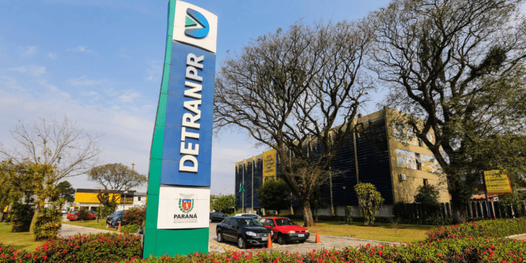 Sede do Detran Paraná representa avanço do concurso público com formação de comissão para novo edital.