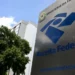 Placa da Receita Federal em destaque representa o novo concurso público autorizado com 146 vagas para Auditor-Fiscal e Analista Tributário.