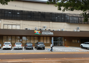 Fachada da Prefeitura de Araguaína, no Tocantins, relacionada aos concursos públicos com mais de 1.400 vagas.