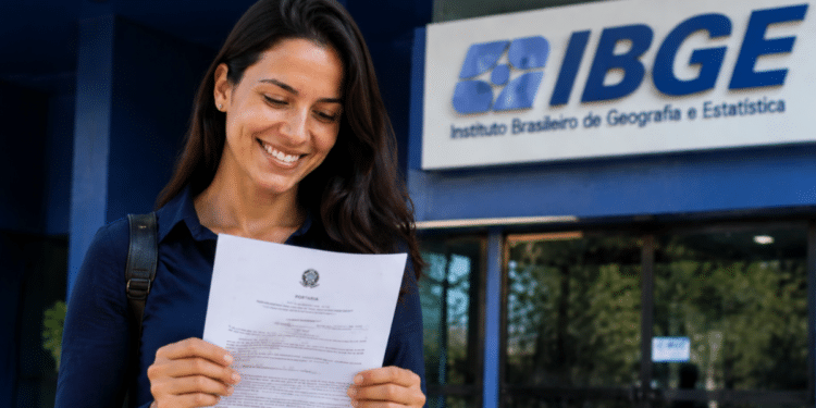 Pessoa segurando documento oficial em frente à sede do IBGE, representando nomeações de classificados do CNU 2024..