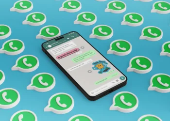 WhatsApp com diversas mídias acumuladas e recurso para apagar arquivos de uma conversa.