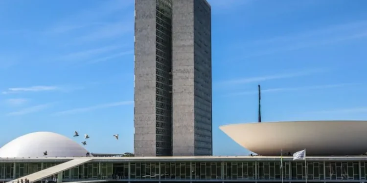 Congresso Nacional em Brasília representa o envio do PLOA 2027 e a expectativa por novos concursos federais.