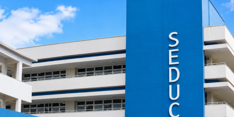 Fachada da Seduc representa concurso público com 2 mil vagas no Pará.