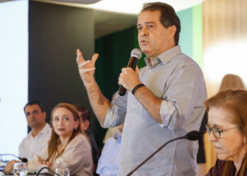 Prefeito de Fortaleza anuncia planejamento de novos concursos públicos municipais.