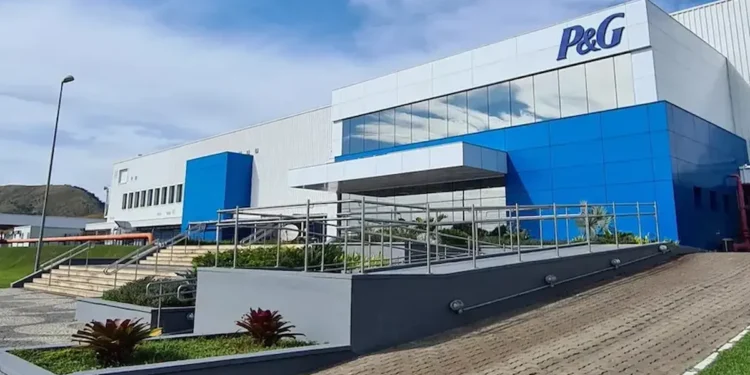 Fachada de unidade da P&G, empresa que abriu mais de 50 vagas de estágio com bolsa de até R$ 3.900.